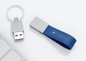 Mockup thẻ nhớ dữ liệu USB màu bạc xanh dương PSD